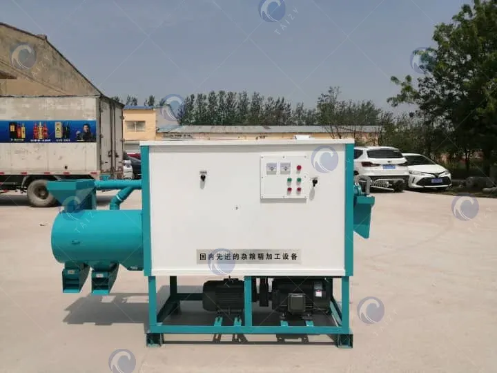 demonstration of corn grit machine