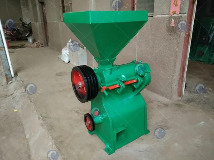 display of corn peeling machine