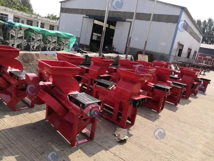 display of corn sheller