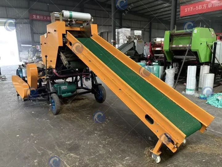 Presse à ensilage et enveloppe de maïs