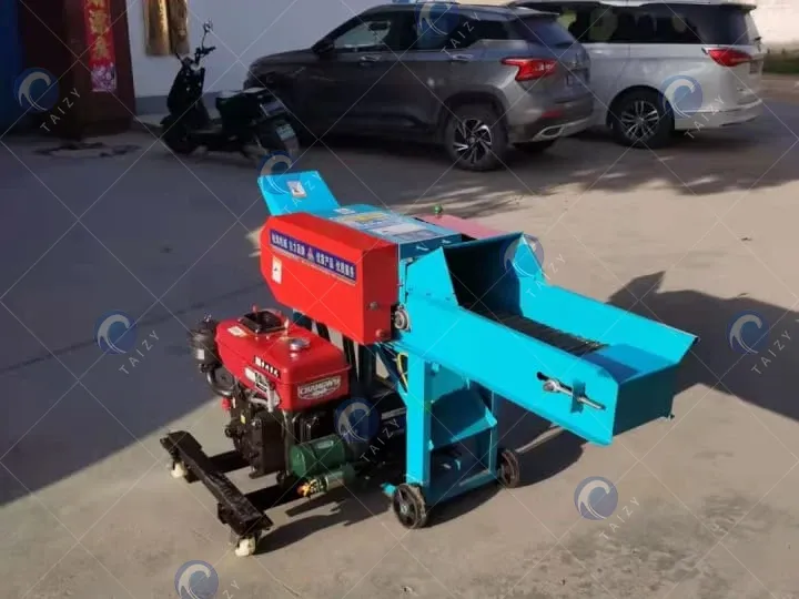 آلة تقطيع قش الذرة