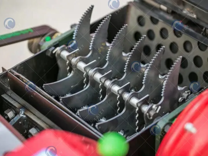 details of combined chaff cutter and grain crusher