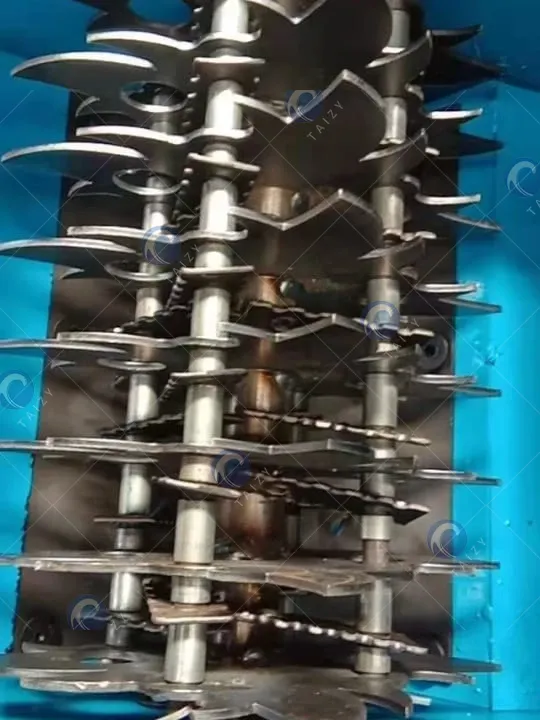 تفاصيل آلة تقطيع العلف المخمر