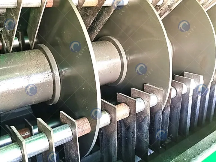 blades of silage shredder