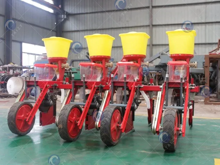 เครื่องปลูกข้าวโพด