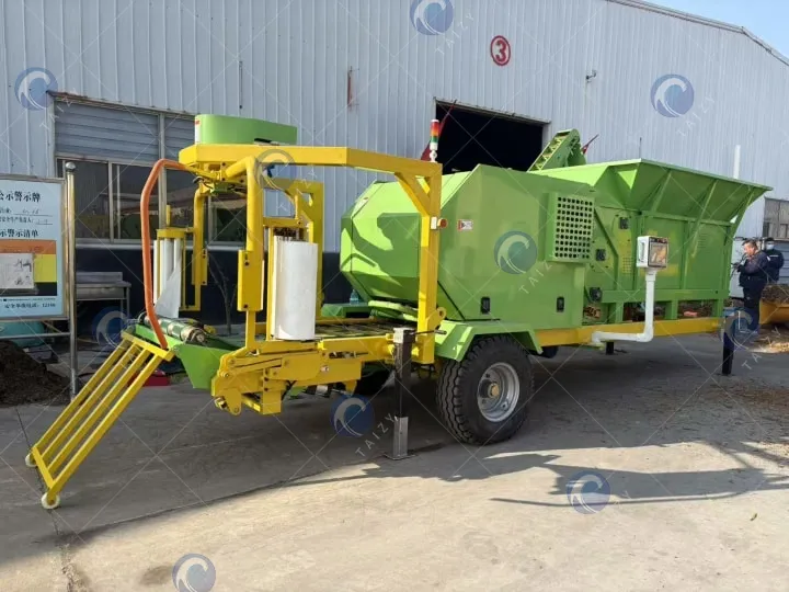 silage packing machine