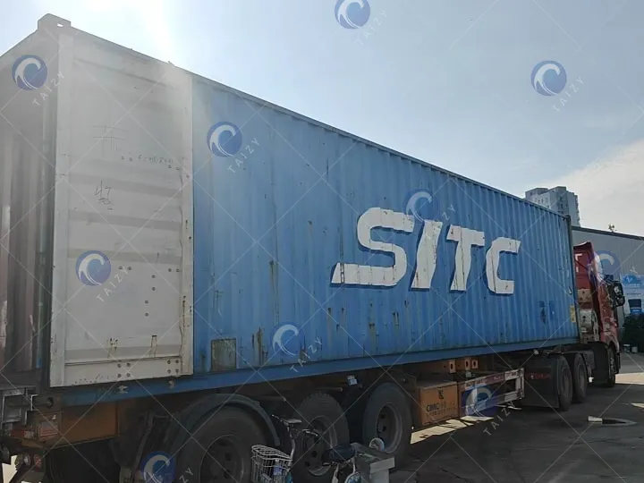 transport of straw harvesters