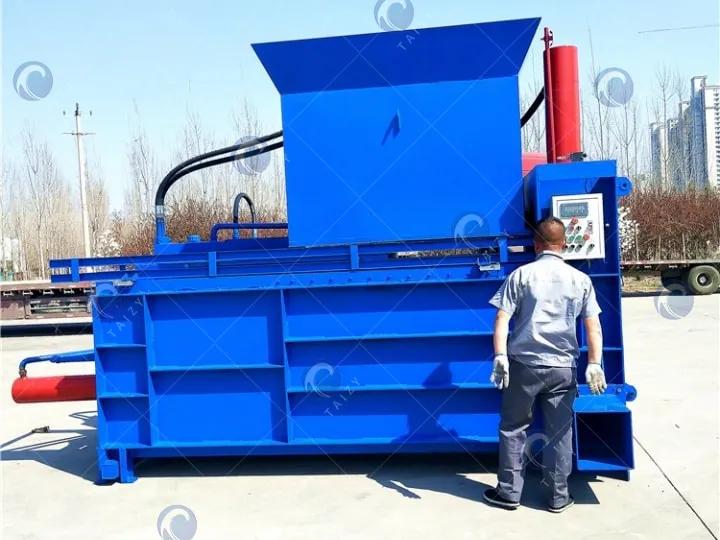 three-cylinder hydraulic corn silage baler