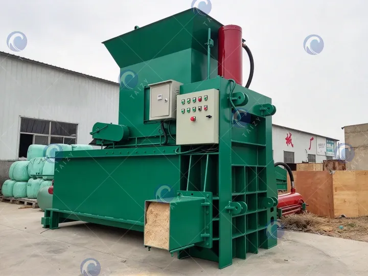 three-cylinder hydraulic hay baling machine